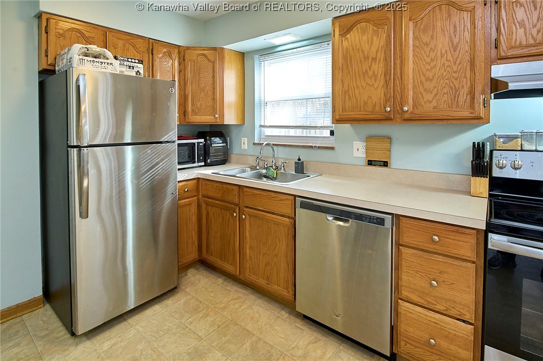 727 Castlegate Road Charleston, WV 25303 - Photo 11 of 40 Gallery Image 11
