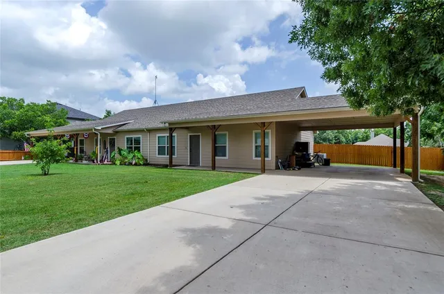 $1,995,000 | 114 Ash Street, Paradise, TX 76073