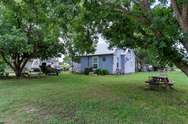 $1,995,000 | 114 Ash Street, Paradise, TX 76073