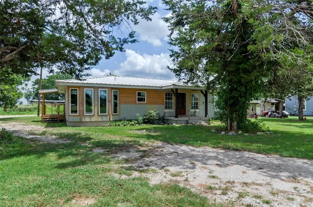 $1,995,000 | 114 Ash Street, Paradise, TX 76073