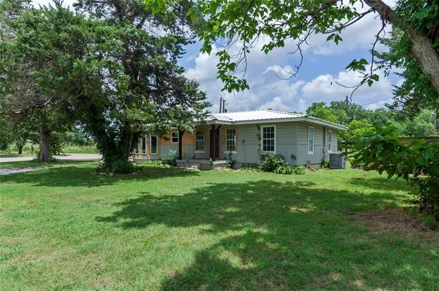 $1,995,000 | 114 Ash Street, Paradise, TX 76073