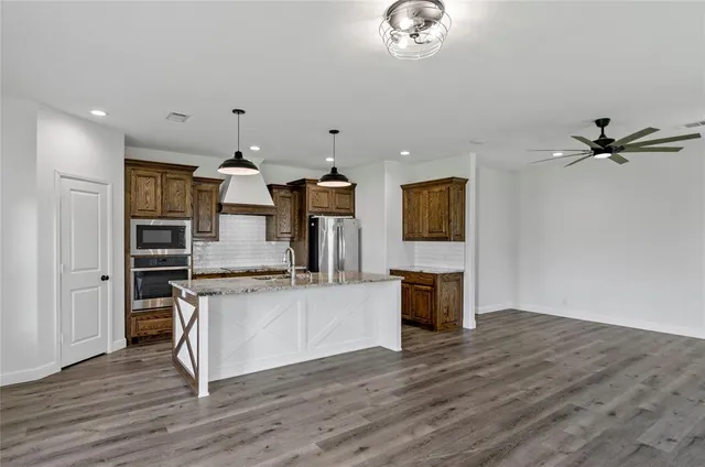 $1,995,000 | 114 Ash Street, Paradise, TX 76073