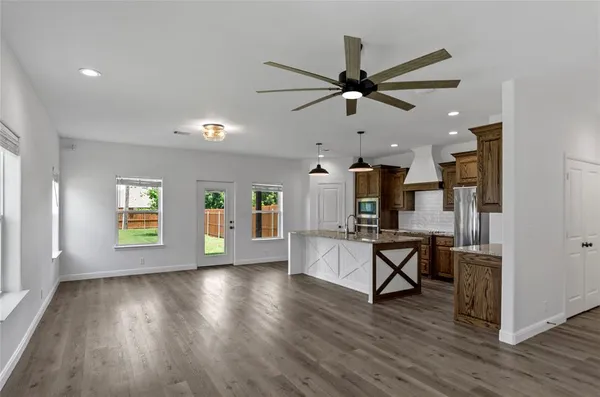 $1,995,000 | 114 Ash Street, Paradise, TX 76073