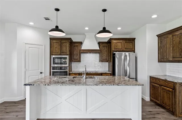 $1,995,000 | 114 Ash Street, Paradise, TX 76073