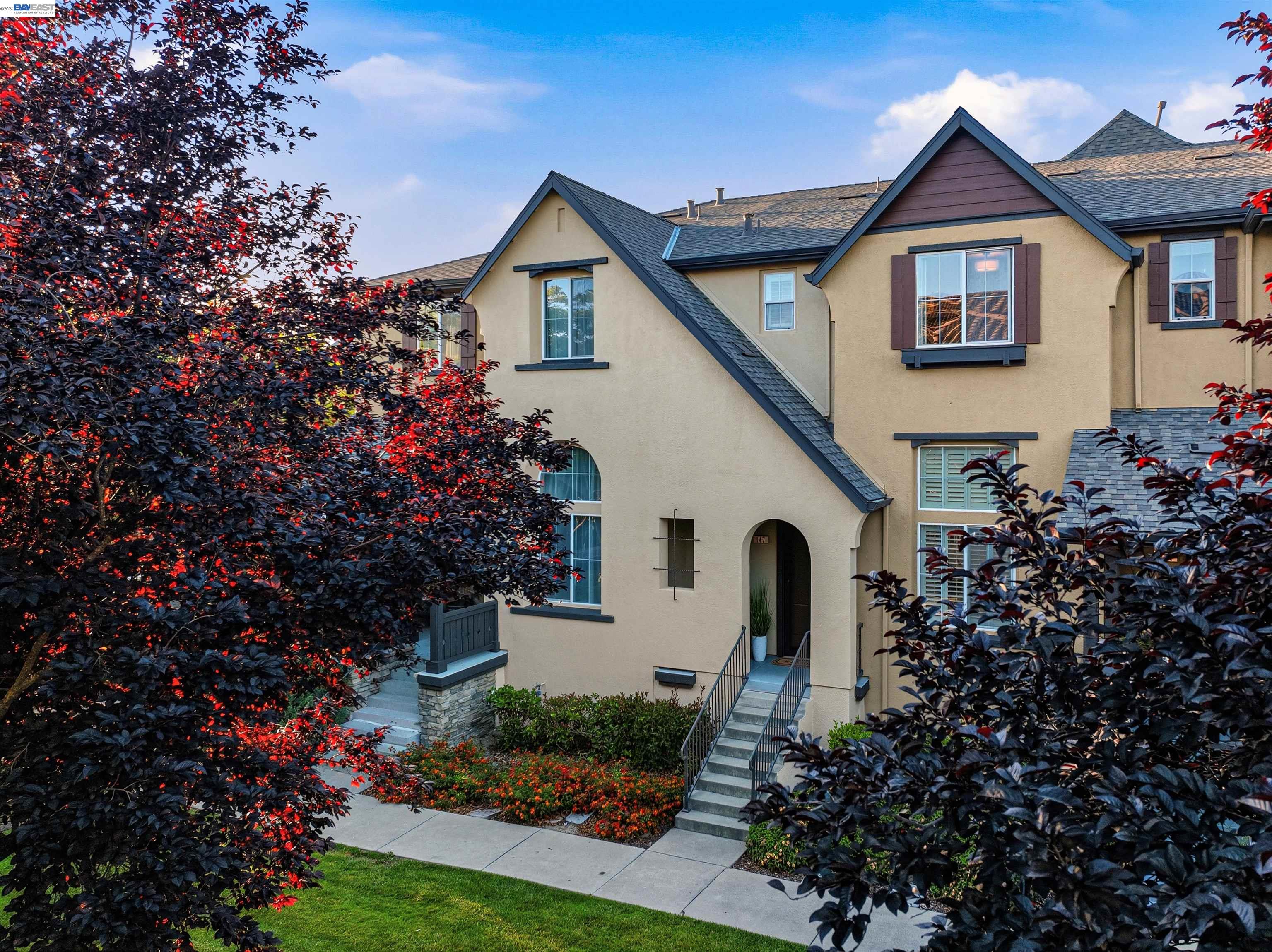 147 Landsdowne Loop San Ramon, CA 94582 - Photo 2 of 28
