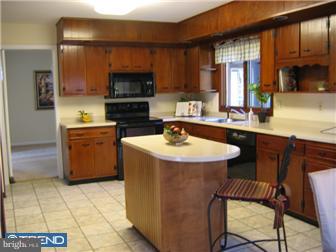 3719 Wilhelm Road Hellertown, PA 18055 - Photo 8 of 12 Kitchen