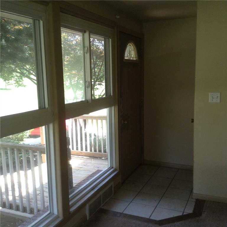 217 Stotler Road Pittsburgh, PA 15235 - Photo 4 of 25 Gallery Image 4