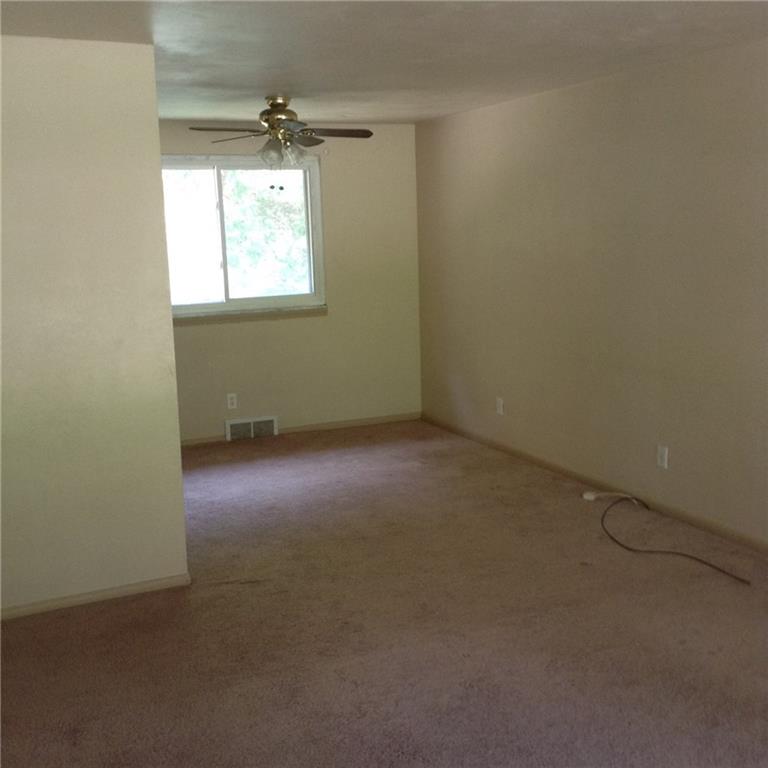 217 Stotler Road Pittsburgh, PA 15235 - Photo 6 of 25 Gallery Image 6