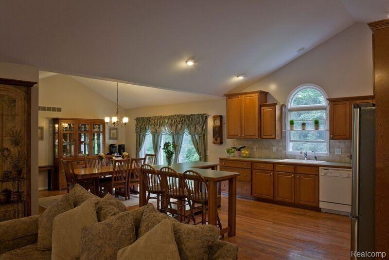 2389 Olds Road Metamora, MI 48455 - Photo 9 of 31 livingandkitchedn.jpg