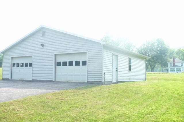 224 Lowell Road Pence Springs, WV 24962 - Photo 4 of 29 Garage Workshop