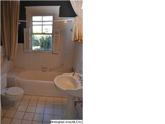408 Cliff Place Birmingham, AL 35209 - Photo 6 of 9