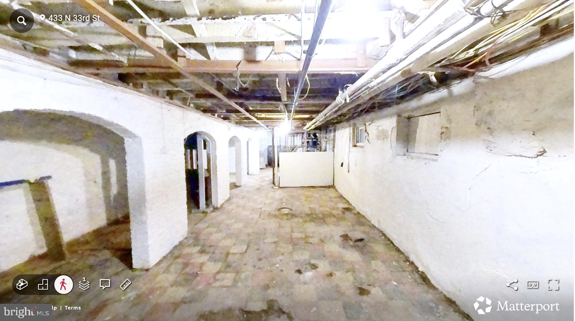 433 North 33rd Street Philadelphia, PA 19104 - Photo 23 of 27 a view of a garage