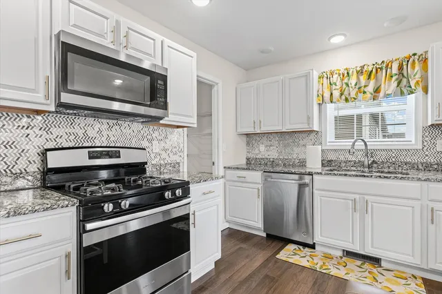 $279,900 | 2406 North Fairfield Drive, Urbana, IL 61802