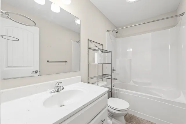 $279,900 | 2406 North Fairfield Drive, Urbana, IL 61802