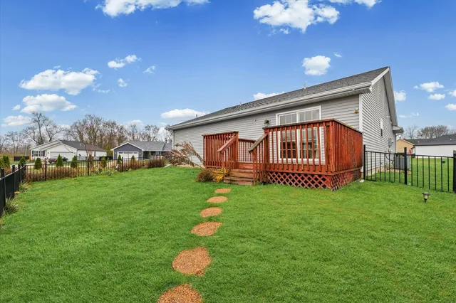 $279,900 | 2406 North Fairfield Drive, Urbana, IL 61802