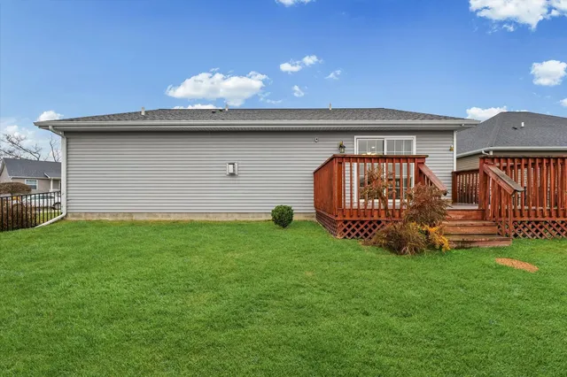 $279,900 | 2406 North Fairfield Drive, Urbana, IL 61802