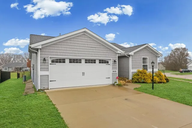$279,900 | 2406 North Fairfield Drive, Urbana, IL 61802