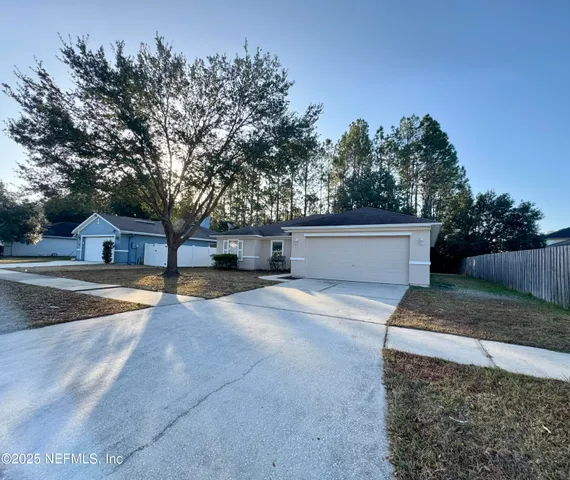 $1,900 | 11690 Brian Lakes Drive North, Jacksonville, FL 32221