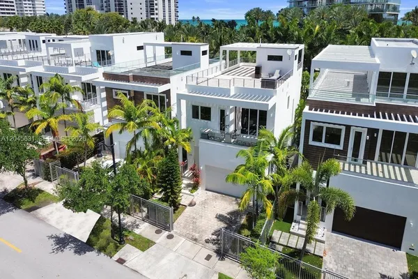 $17,500 | 18985 Atlantic Boulevard, Sunny Isles Beach, FL 33160