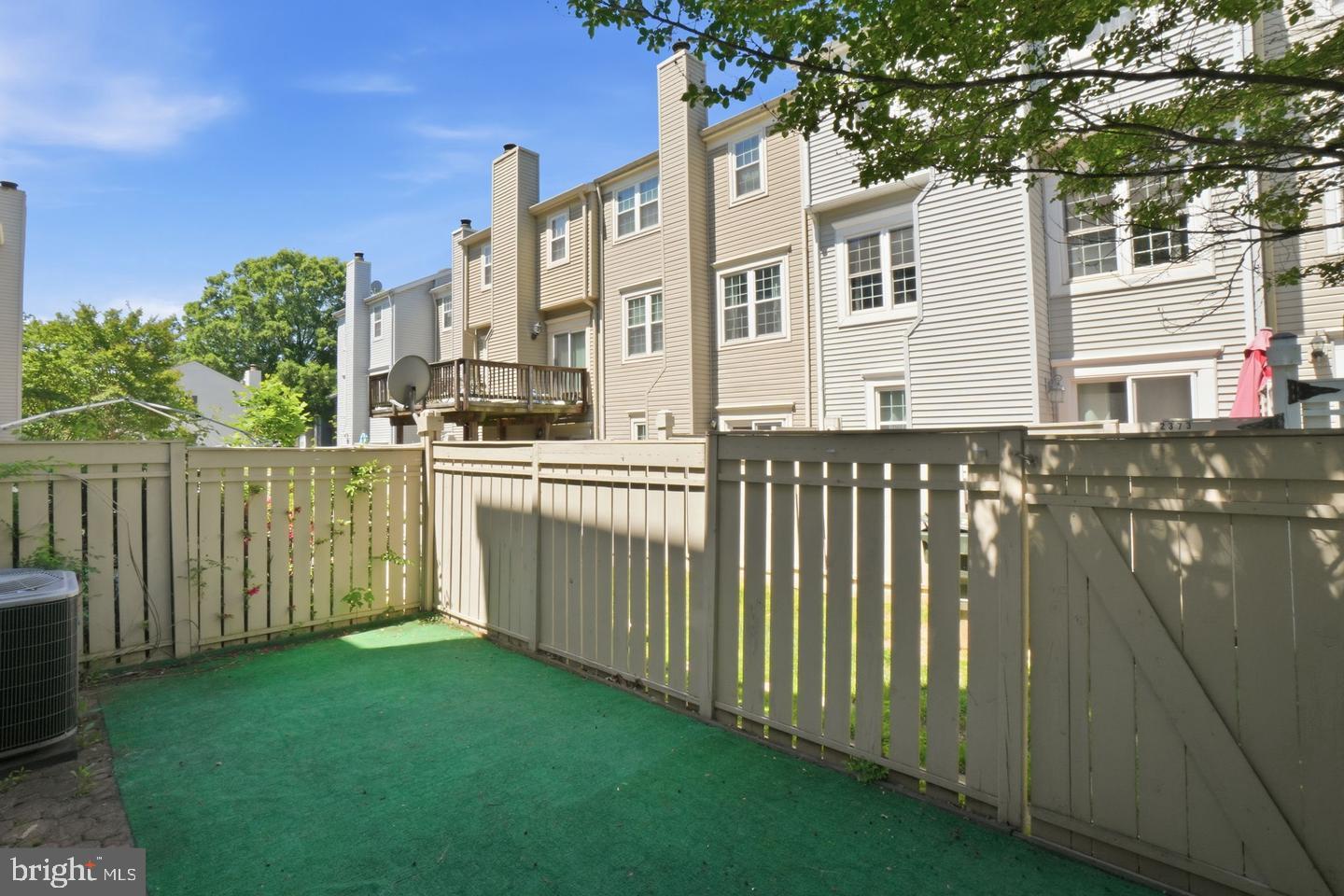 2391 Hunters Square Court Reston, VA 20191 - Photo 24 of 25