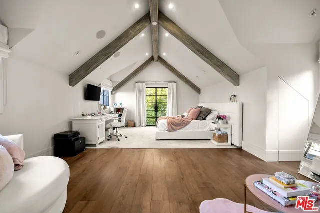 a view of a terrace with sitting area