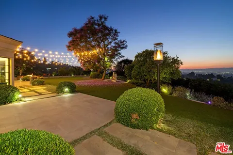 $19,995,000 | 3396 Stone Ridge Lane, Los Angeles, CA 90077