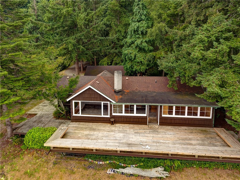 4412 Southwest Luana Beach Road Vashon, WA 98070 - Photo 2 of 15