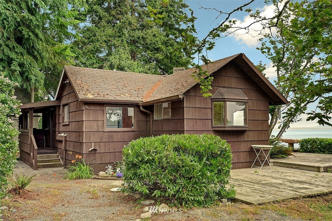 4412 Southwest Luana Beach Road Vashon, WA 98070 - Photo 3 of 15