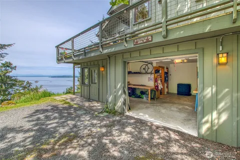 $995,000 | 91 Coastline Drive, Orcas Island, WA 98279