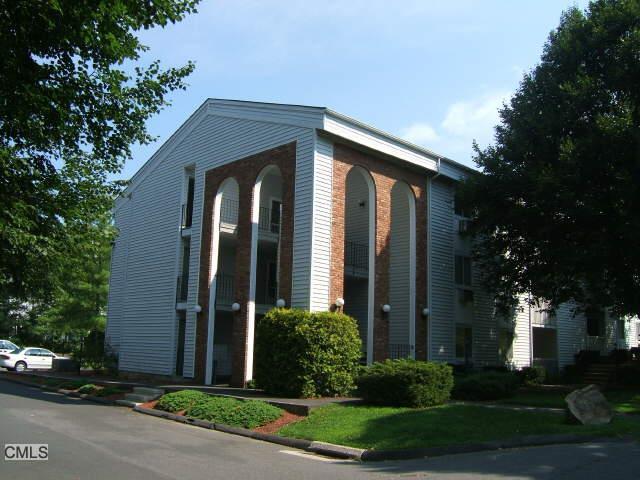 81 Coalpit Hill Road, Unit N Danbury, CT 06810 - Photo 2 of 27