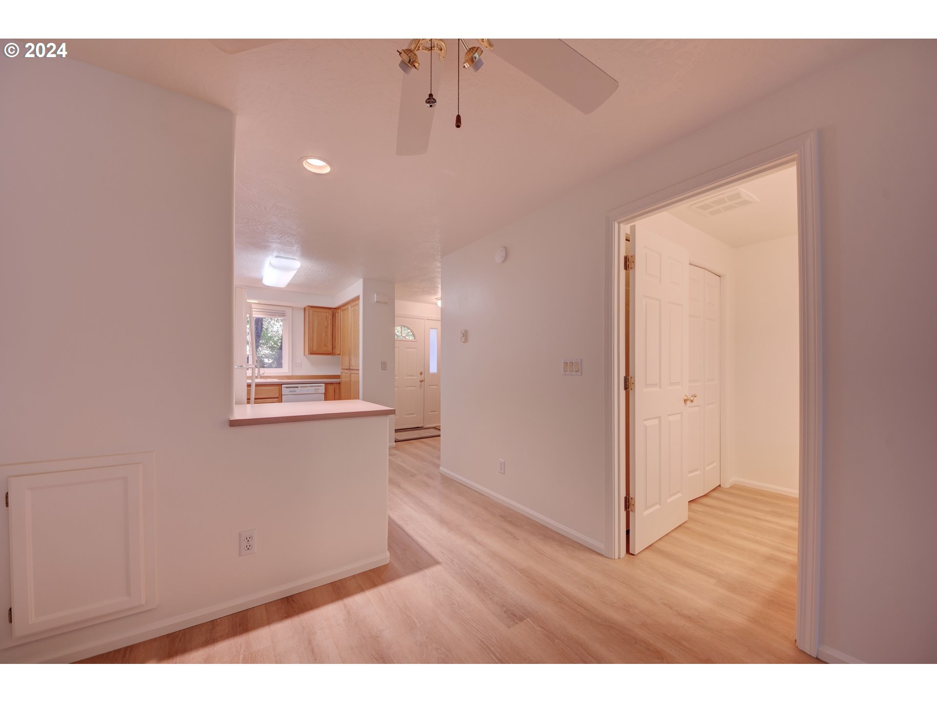 1606 Fetters Loop Eugene, OR 97402 - Photo 9 of 27 Gallery Image 9