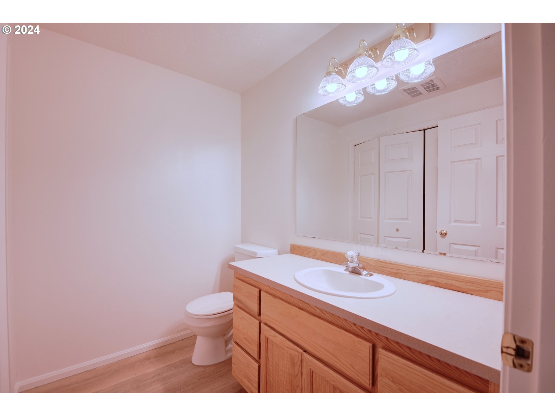 1606 Fetters Loop Eugene, OR 97402 - Photo 10 of 27 Gallery Image 10