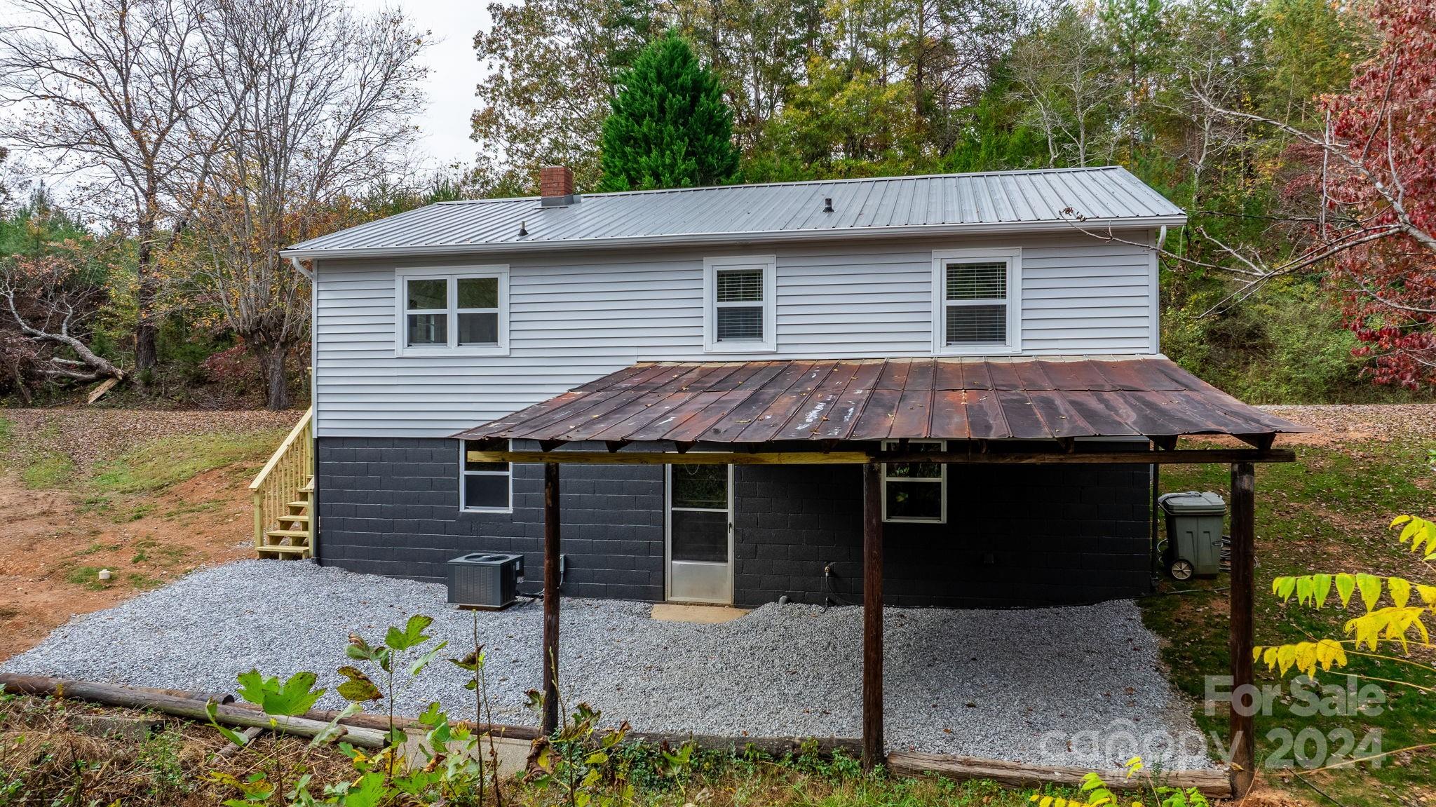 4002 Hidden Acres Road Valdese, NC 28690 - Photo 9 of 45 Gallery Image 9