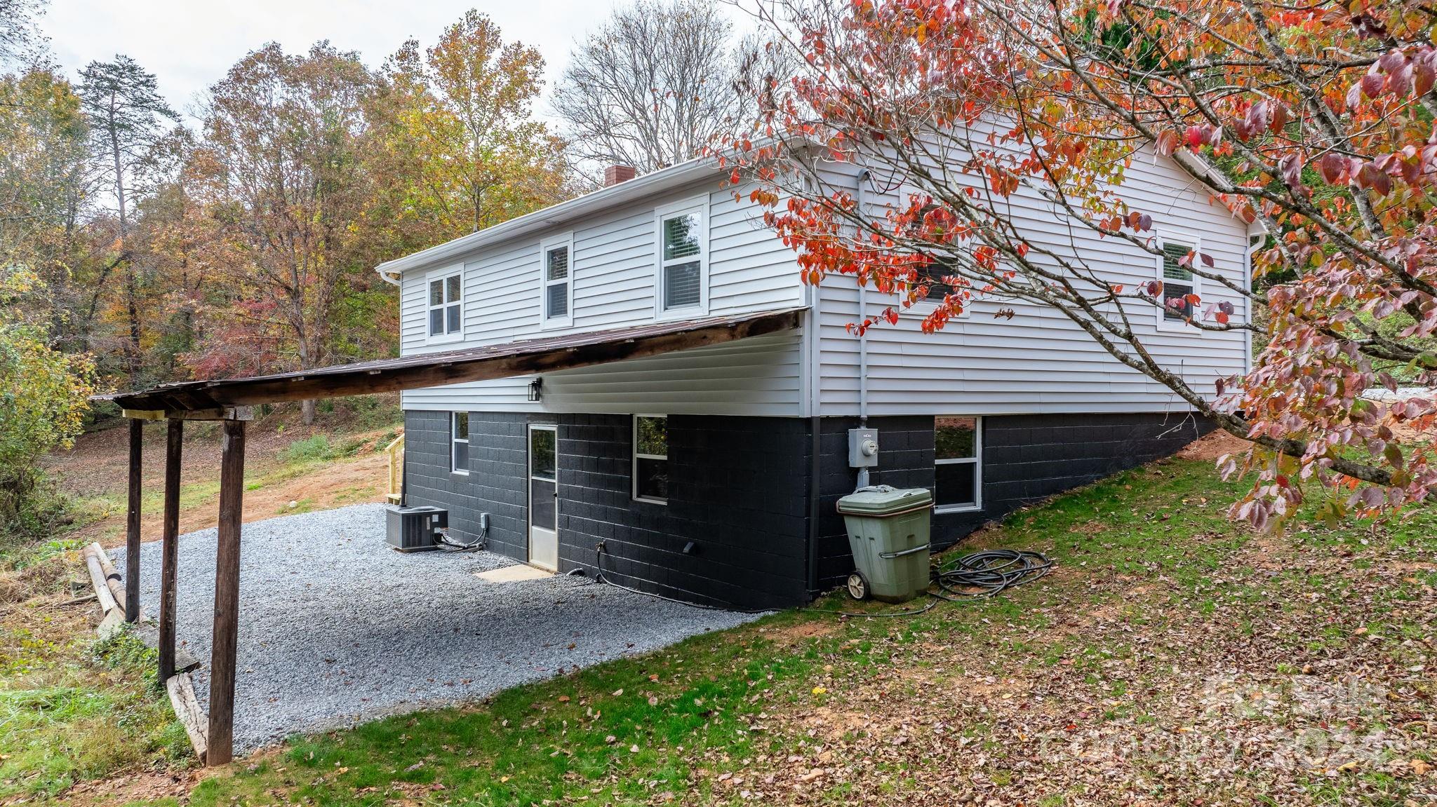 4002 Hidden Acres Road Valdese, NC 28690 - Photo 10 of 45 Gallery Image 10