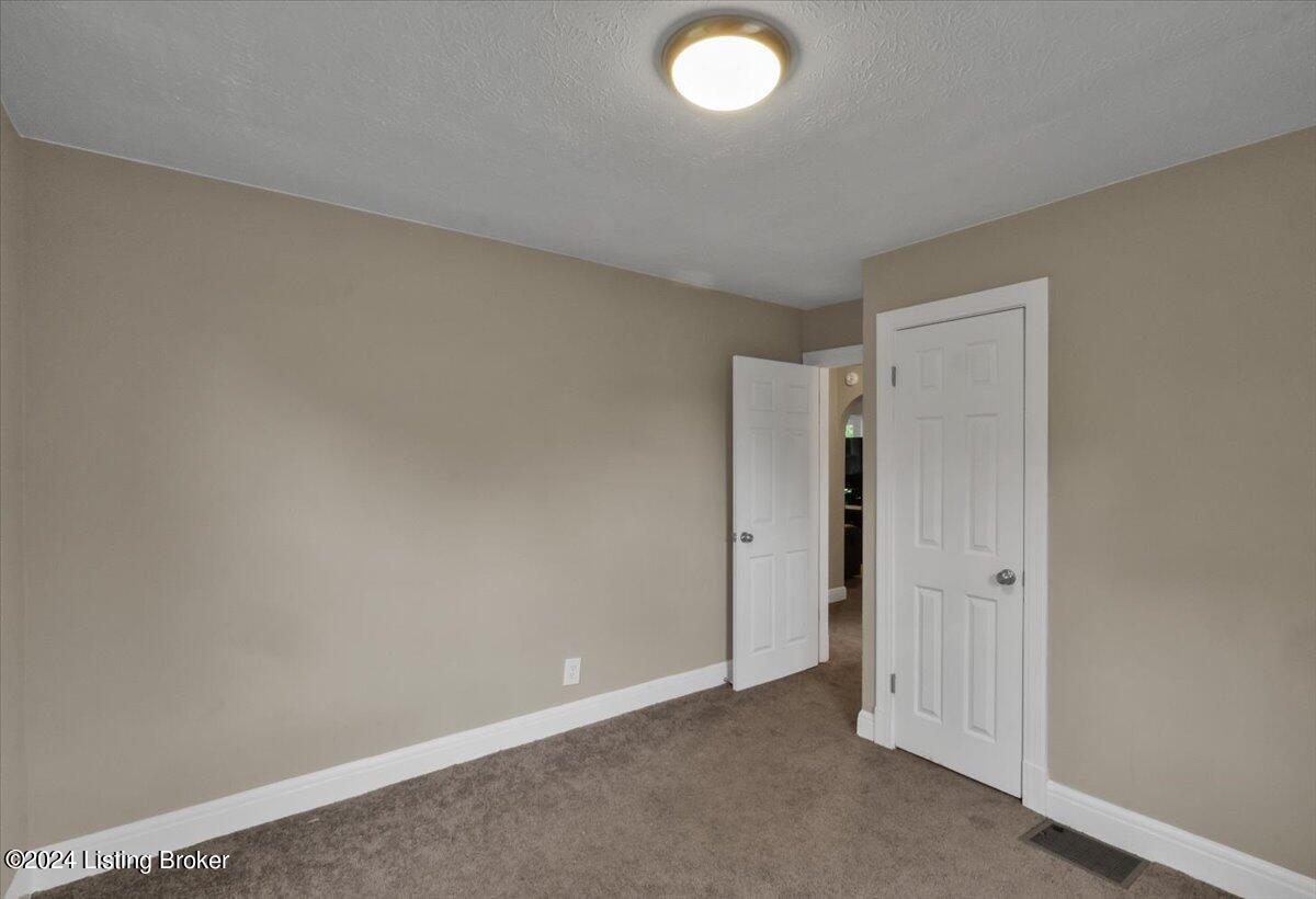 3950 Cane Run Road Louisville, KY 40211 - Photo 21 of 43 21-3950 Cane Run Rd-121