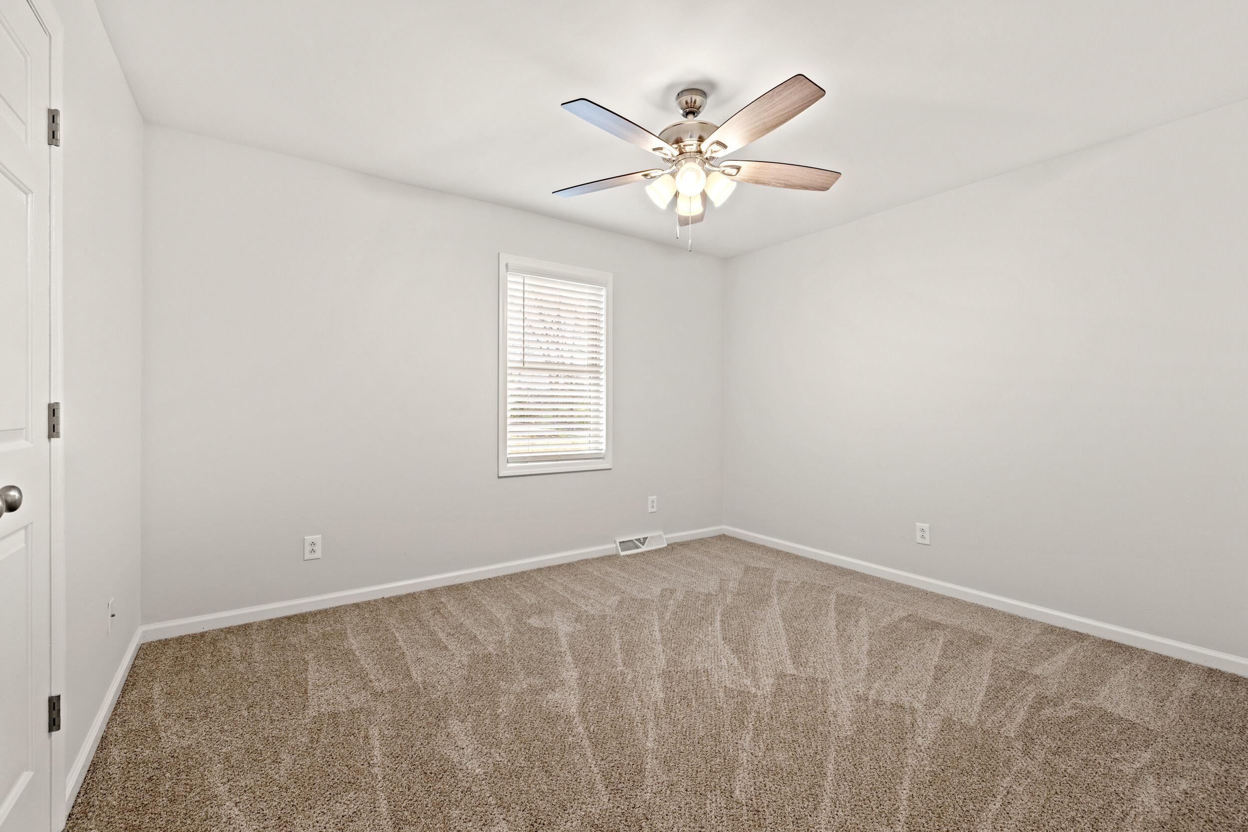 1100 Beaver Lake Road Lawrenceburg, KY 40342 - Photo 21 of 34 Bedroom 1