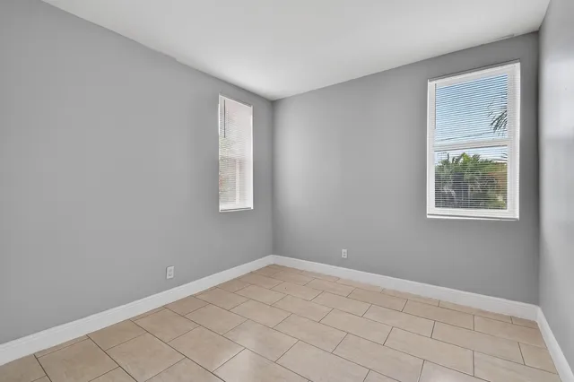 $1,475 | 1401 Division Avenue, Unit 101, West Palm Beach, FL 33401