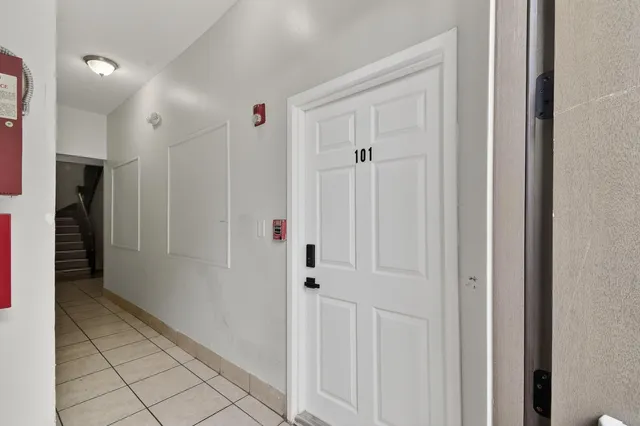 $1,475 | 1401 Division Avenue, Unit 101, West Palm Beach, FL 33401