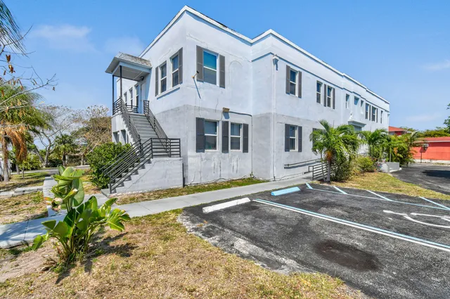 $1,475 | 1401 Division Avenue, Unit 101, West Palm Beach, FL 33401