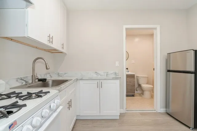 $1,900 | 40 Beacon Avenue, Unit 8, Jersey City, NJ 07306