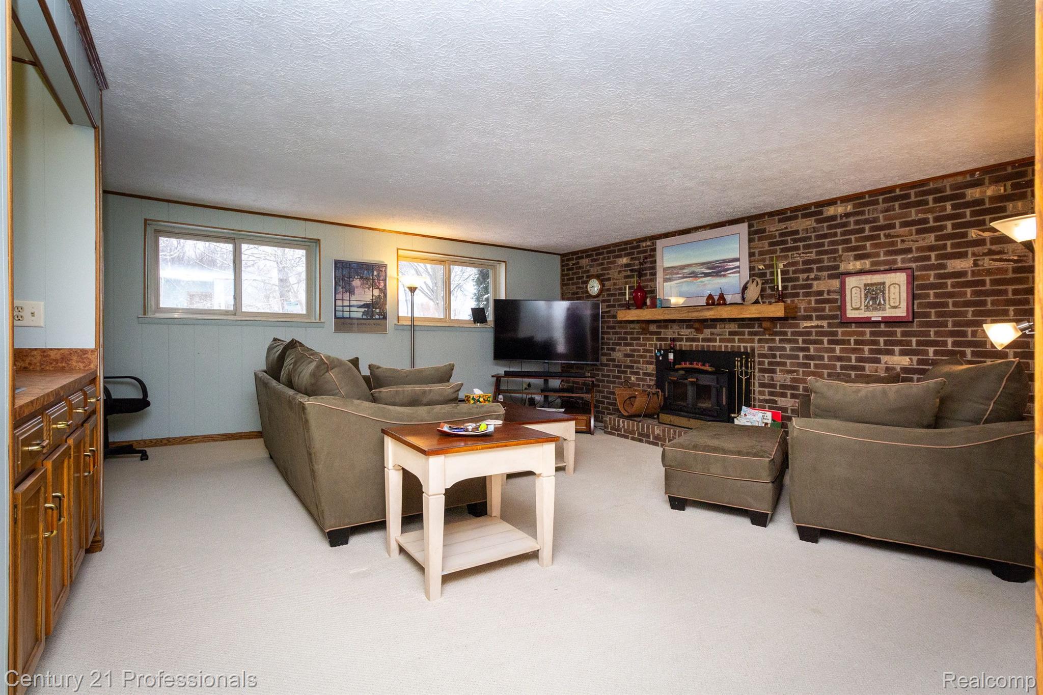 573 Lockmoore Court Rochester, MI 48307 - Photo 31 of 59 Gallery Image 31