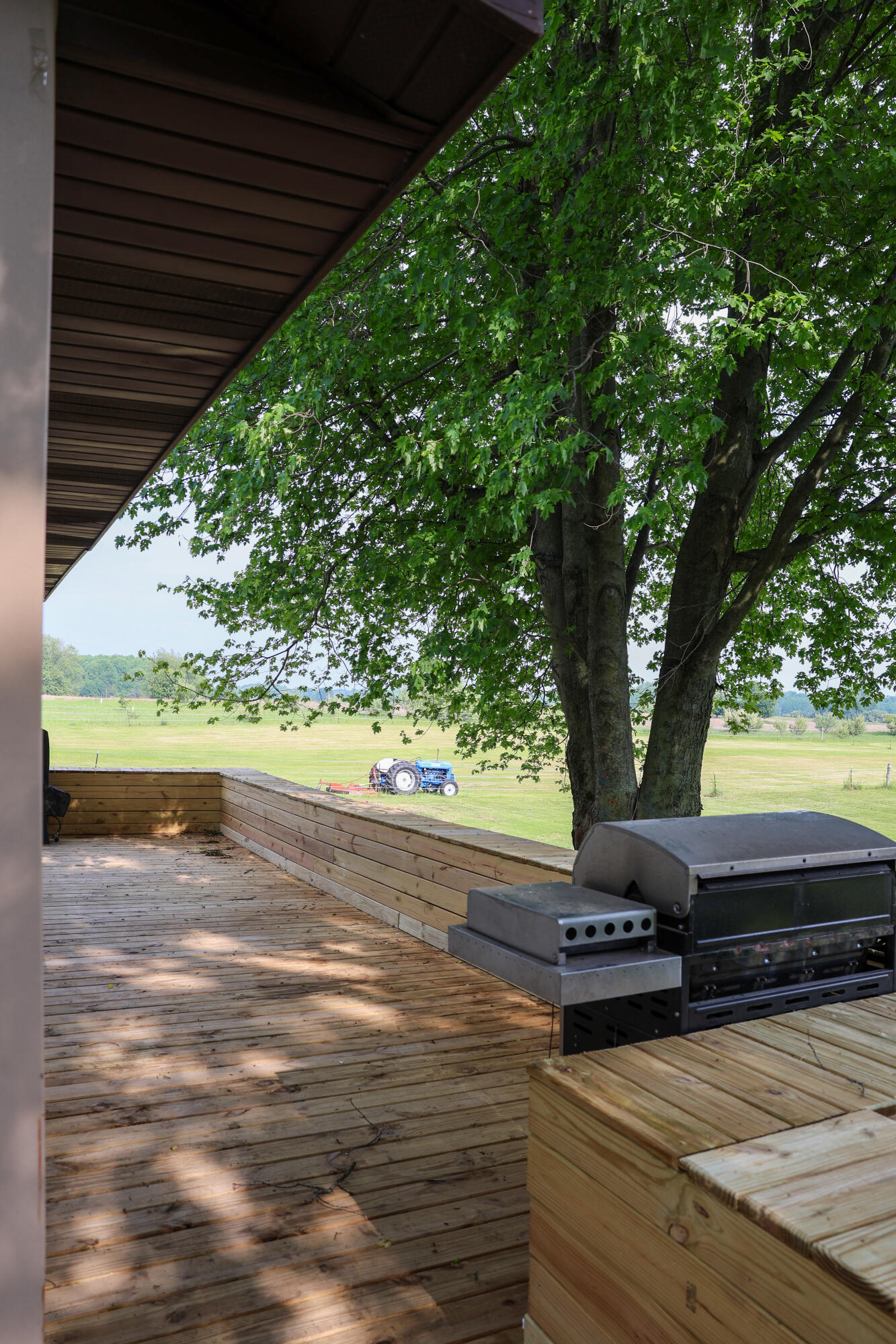 1041 West Arthur Road Rothbury, MI 49452 - Photo 13 of 56 Deck 2