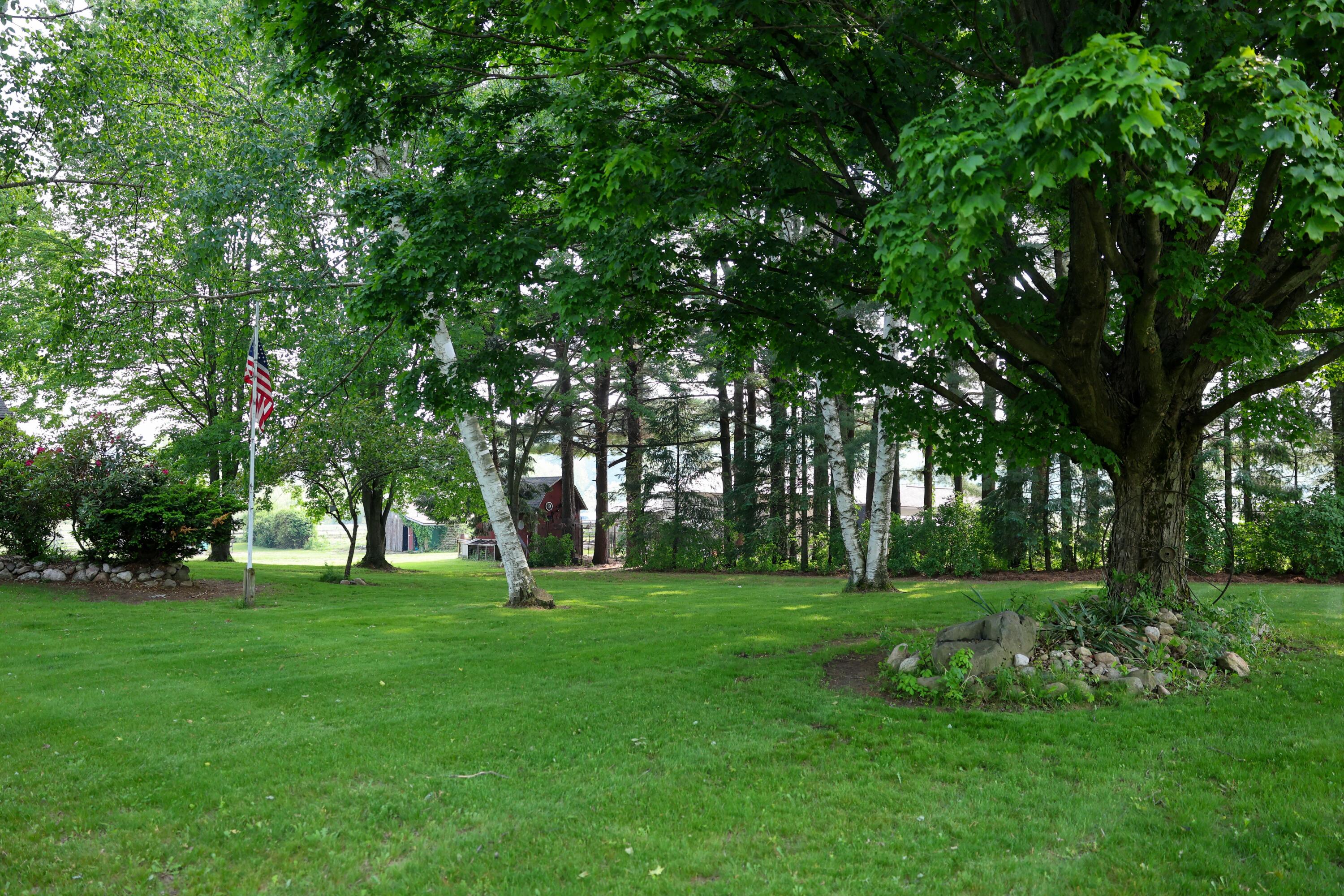1041 West Arthur Road Rothbury, MI 49452 - Photo 4 of 56 Front yard
