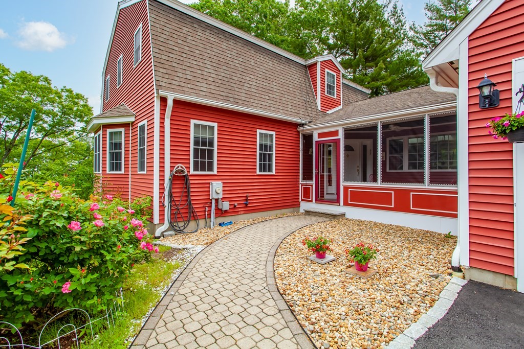 4 Abbott Road Maynard, MA 01754 - Photo 3 of 24 Gallery Image 3