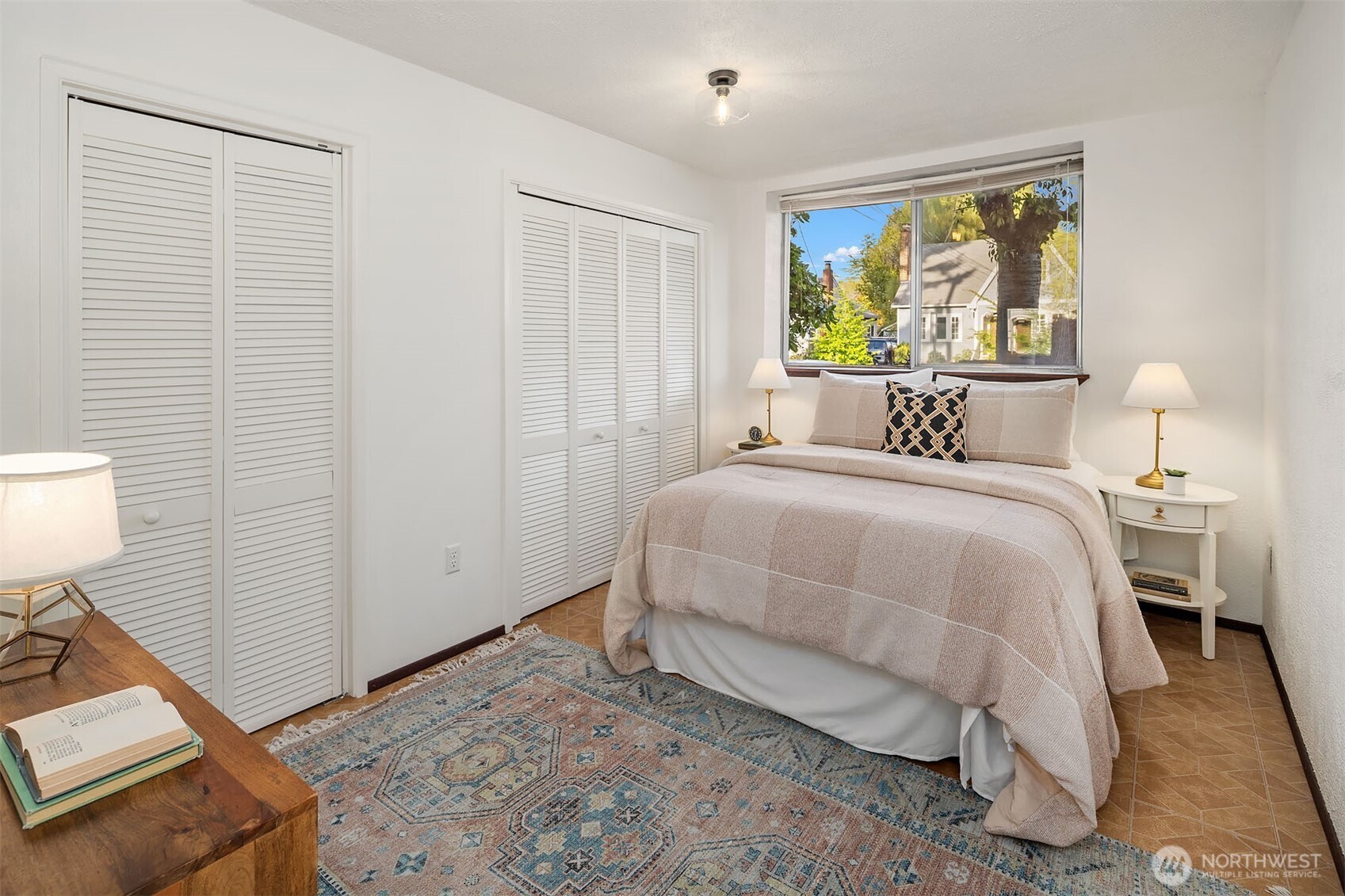 3215 40th Avenue Southwest Seattle, WA 98116 - Photo 15 of 37