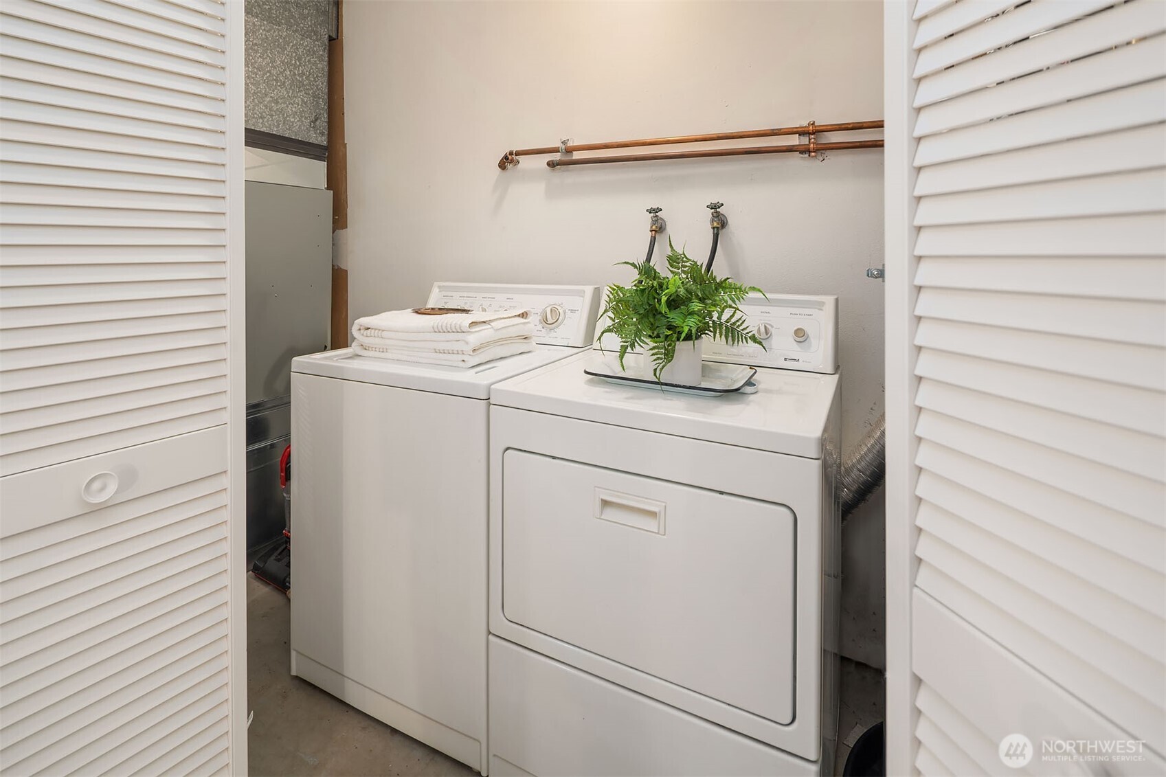 3215 40th Avenue Southwest Seattle, WA 98116 - Photo 21 of 37