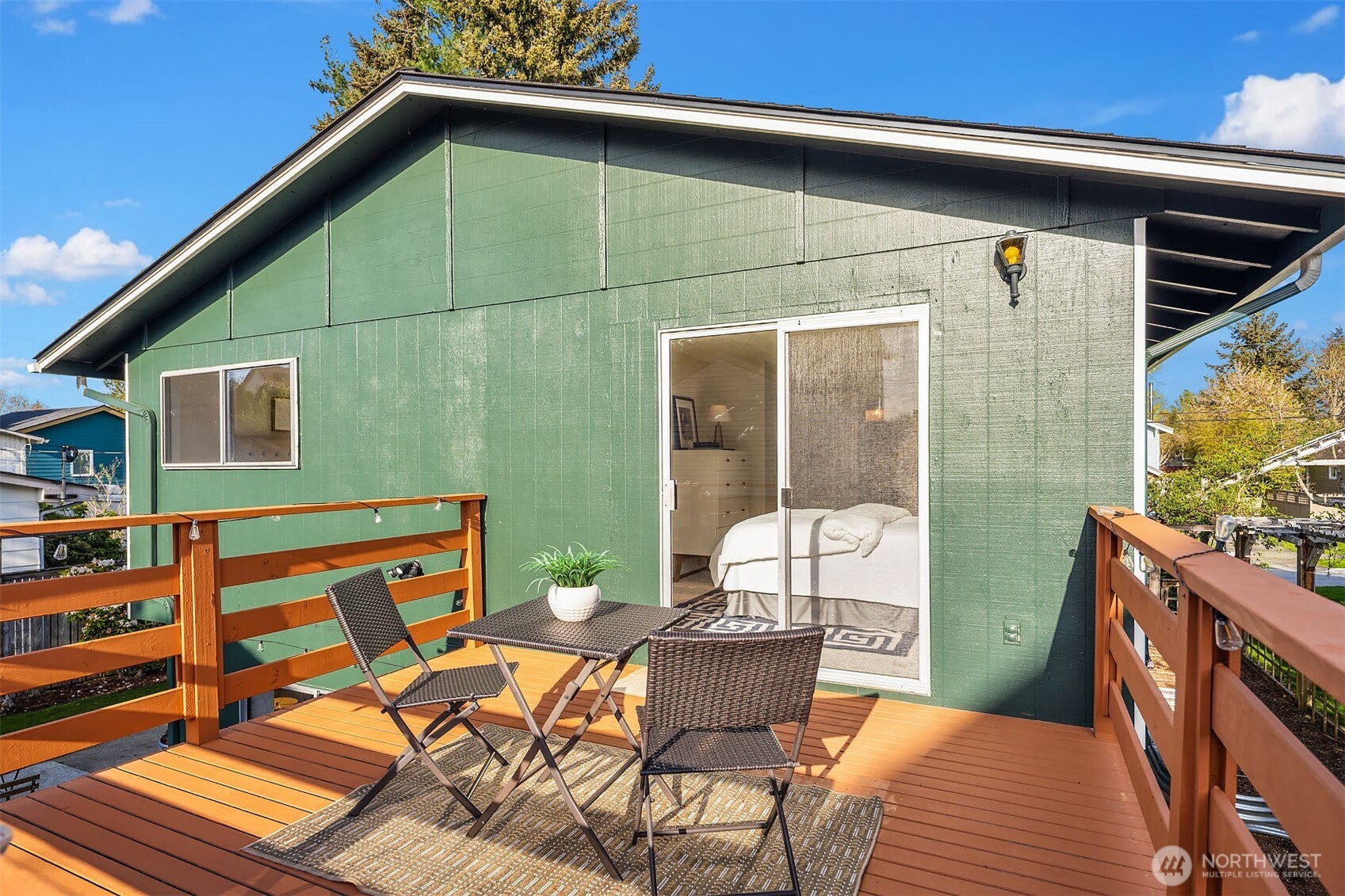 3215 40th Avenue Southwest Seattle, WA 98116 - Photo 23 of 37