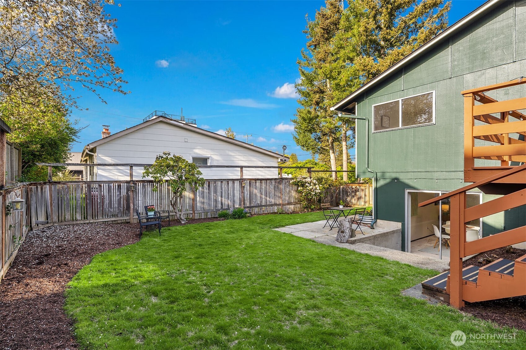 3215 40th Avenue Southwest Seattle, WA 98116 - Photo 24 of 37
