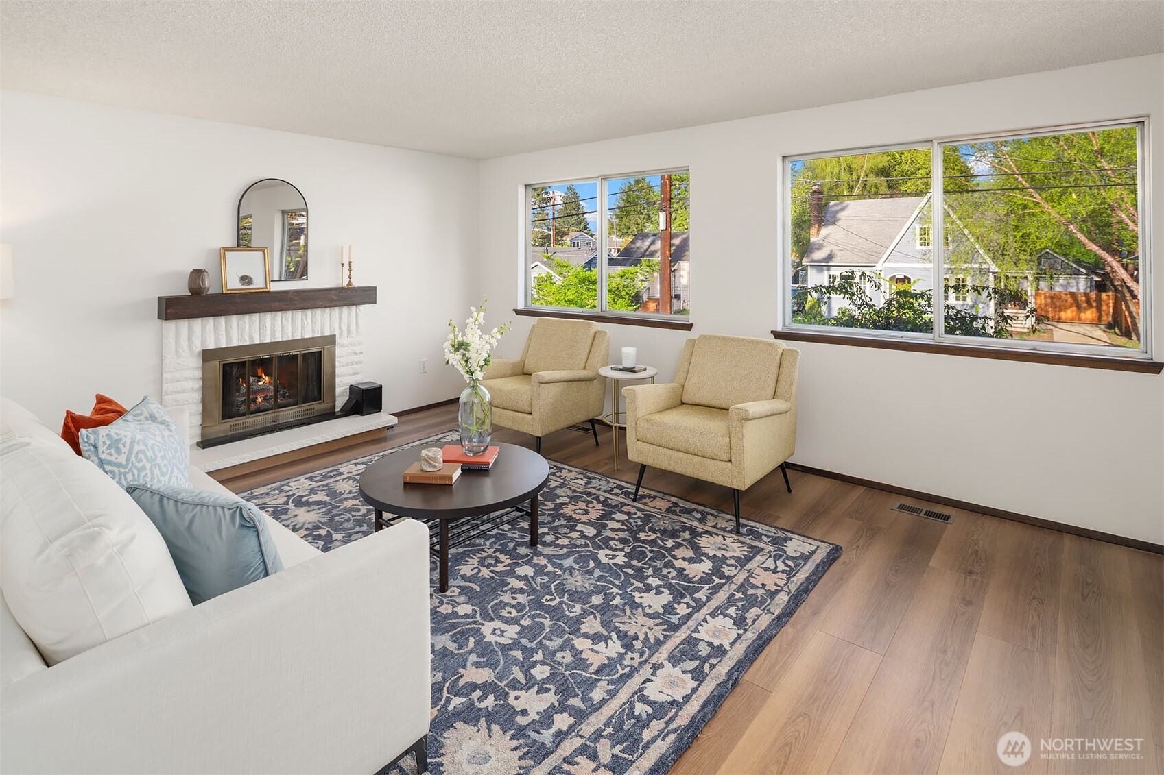 3215 40th Avenue Southwest Seattle, WA 98116 - Photo 5 of 37