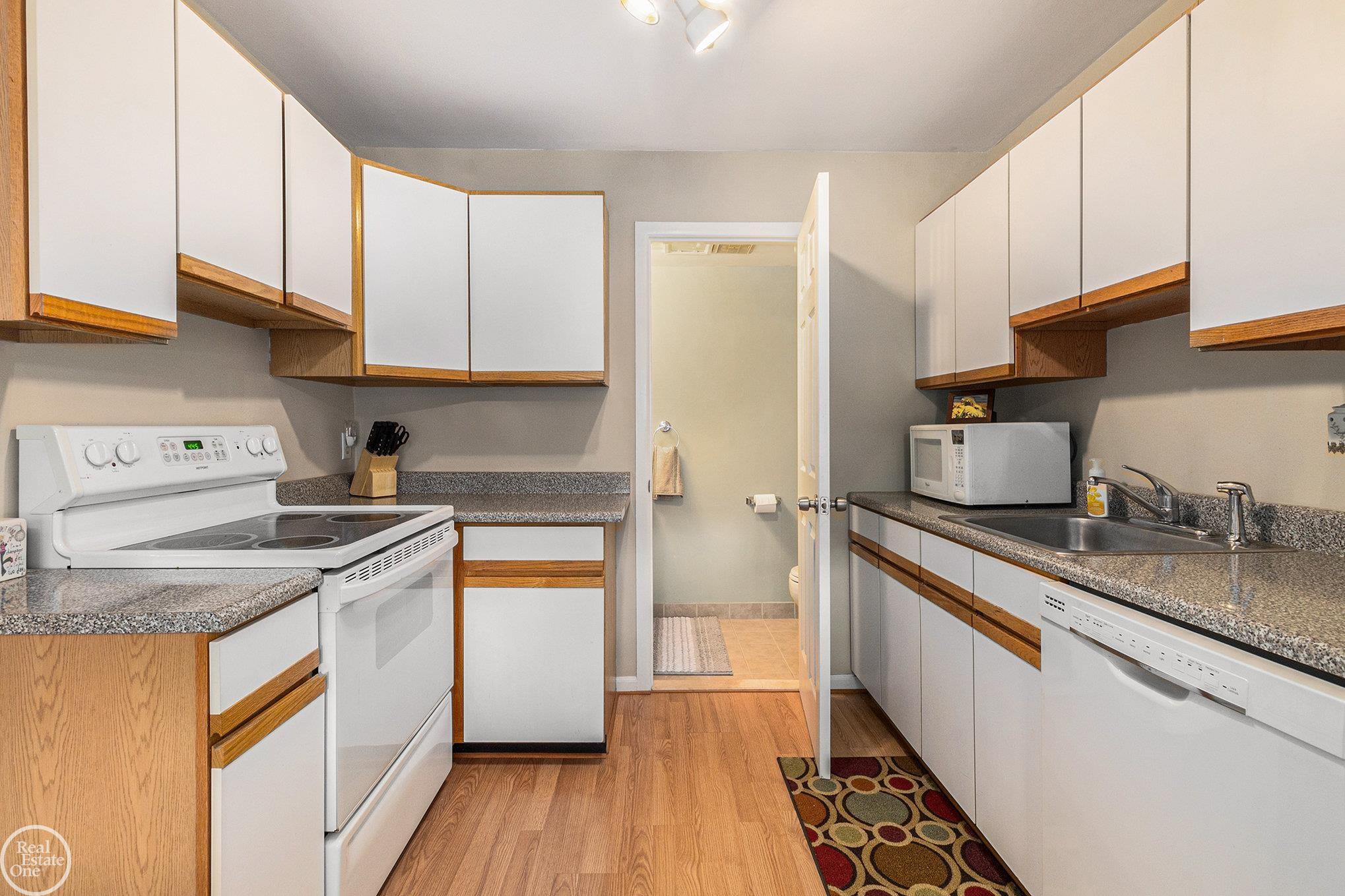 146 Ladd Road, Unit 6/A Walled Lake, MI 48390 - Photo 5 of 19